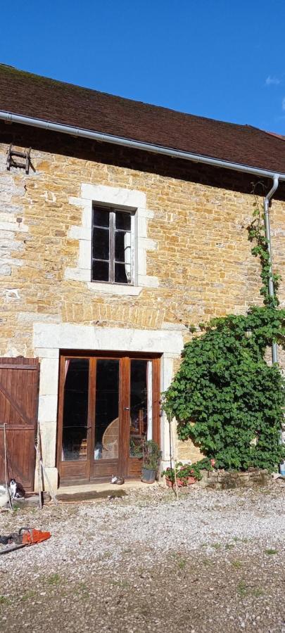 Appartement De Charme Dans Une Maison Isolee Presilly  Екстериор снимка