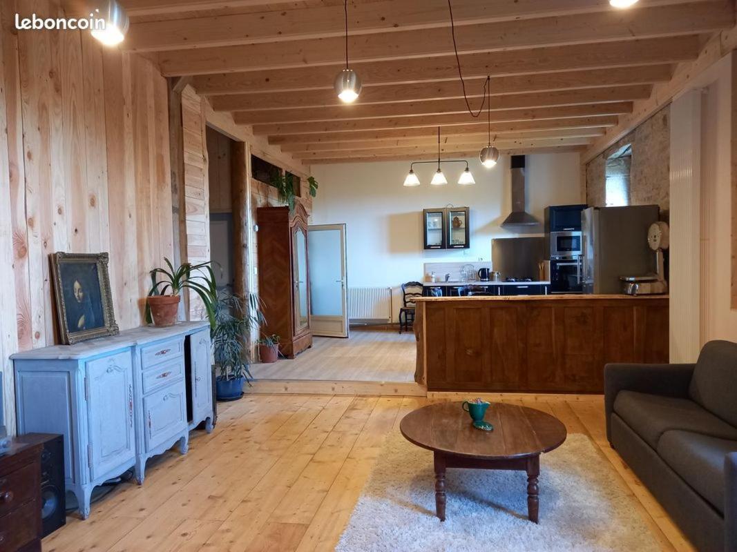 Appartement De Charme Dans Une Maison Isolee Presilly  Екстериор снимка
