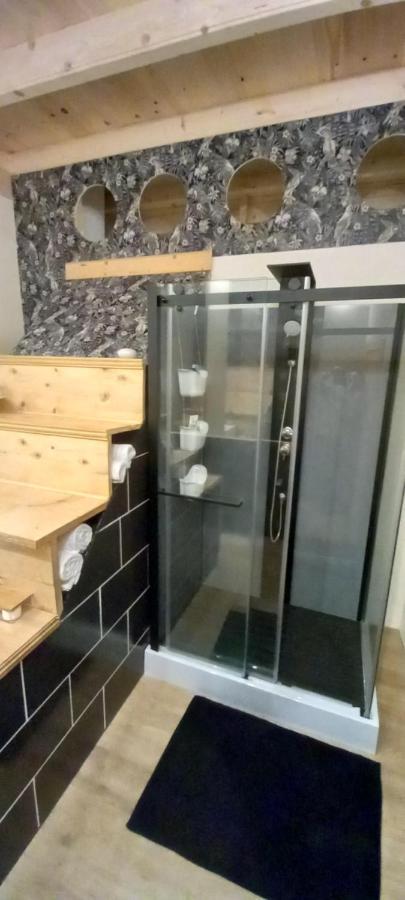 Appartement De Charme Dans Une Maison Isolee Presilly  Екстериор снимка