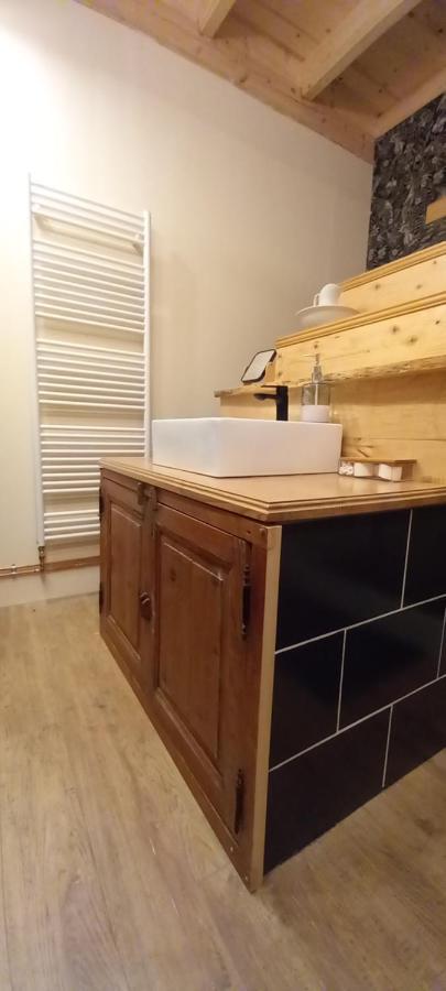 Appartement De Charme Dans Une Maison Isolee Presilly  Екстериор снимка